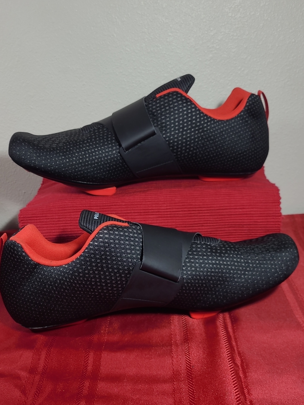Peloton Black Altos Cycling Shoes with Red Accents - Picture 9 of 10